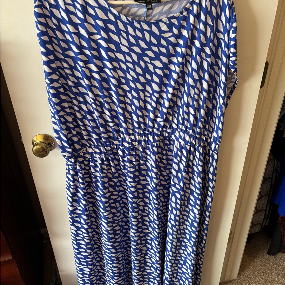 Eloquii Blue and White Leaf Print Maxi Dress